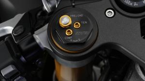 2015-Yamaha-YZF-R1-EU-Race-Blu-Detail-019