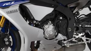 2015-Yamaha-YZF-R1-EU-Race-Blu-Detail-022