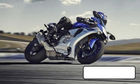 2015-Yamaha-YZF-R1-leak-01