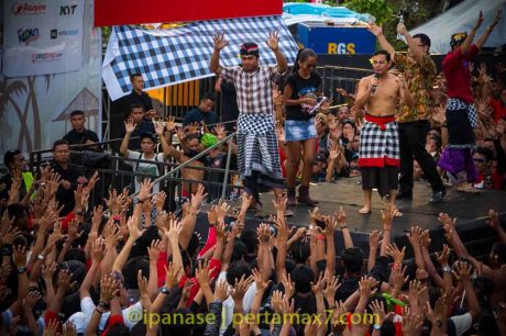 AHM Pecahkan rekor Muri Penari Kecak Dengan Peserta Bikers terbanyak 2014_