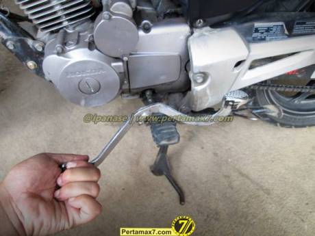 Atasi Tuas Perseneling honda Megapro Oblak dengan kabel kopling vespa 10