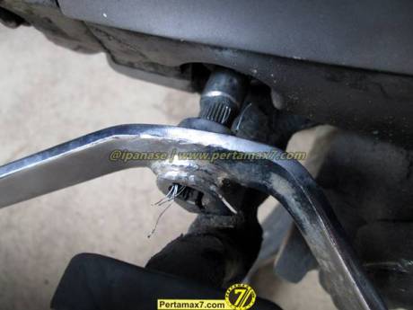 Atasi Tuas Perseneling honda Megapro Oblak dengan kabel kopling vespa 13