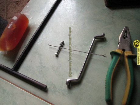 Atasi Tuas Perseneling honda Megapro Oblak dengan kabel kopling vespa 3