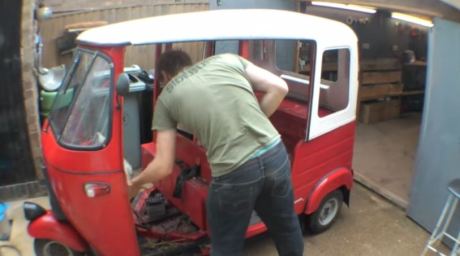 bajaj 3 roda pakai mesin cbr600 wheelie 1