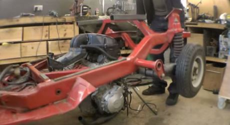 bajaj 3 roda pakai mesin cbr600 wheelie 6