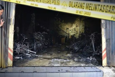 Dealer Putra Aries Motor Blitar Terbakar 34 motor hangus 1