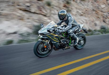 Inside Kawasaki Ninja H2 Street Legal 200HP Revelead on EICMa 20143