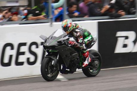 Kawasaki Ninja H2R Run in Suzuka circuit Japan 2