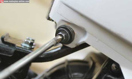 Kondom tangki Yamaha R25 ala R125 buatan chips bikin gagah 6
