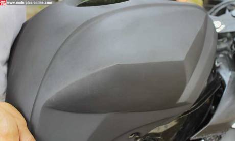 Kondom tangki Yamaha R25 ala R125 buatan chips bikin gagah 7