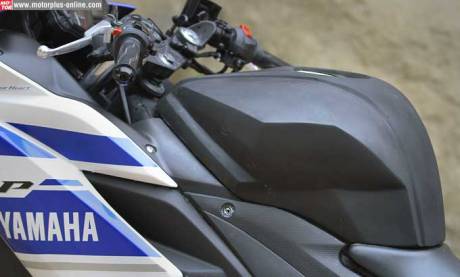 Kondom tangki Yamaha R25 ala R125 buatan chips bikin gagah 8