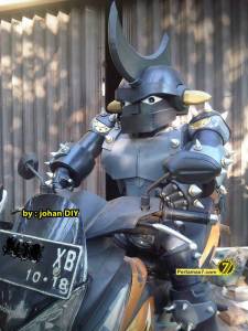 Model Kostum Ironman Made in Jogja naik Motor&nbsp;0