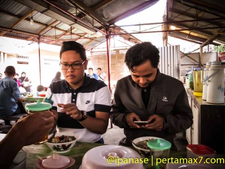 Nyicip Soto Kwali Daging Sapi Pokoh Wonogiri Pertamax7.com-15