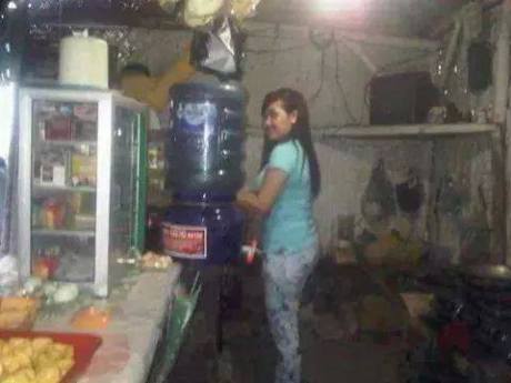 Tukang Gorengan Cantik gegerkan Netizen 1