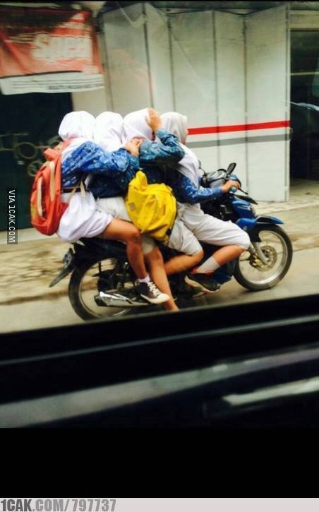 yamaha jupiter z dinaiki 4 abg sekolah