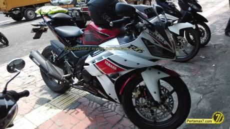 Yamaha Vixion Berjubah R15 pakai buntut R25 5