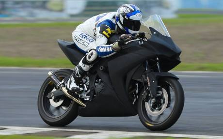 yamaha YZF-R25 OMR 2015 singo edan