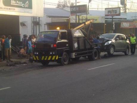 Adu Banteng XENIA VS ERTIGA di bojonegoro karena ngantuk 4