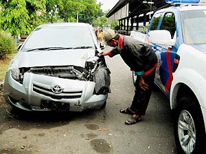 Ajudan Bupati Lamongan Tabrak lari karena mabuk , 3 terluka