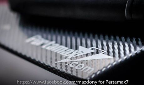 cutting stiker di body belakang yamaha R15