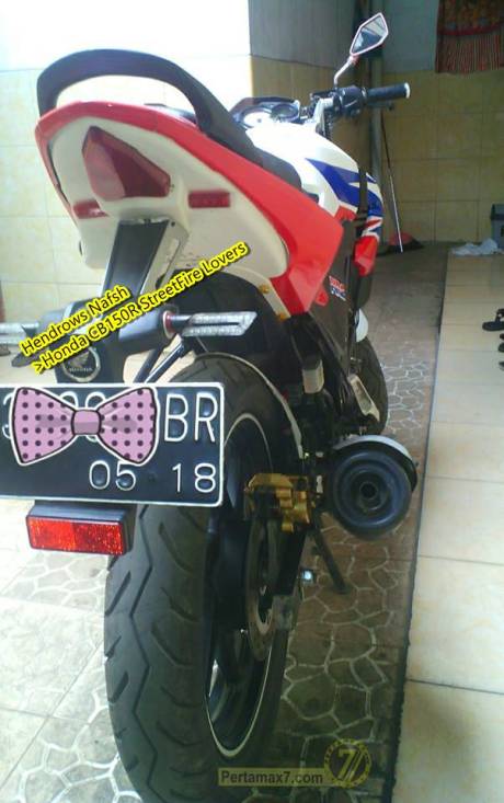 Honda CB150R pakai spakbor Yamaha r15 1