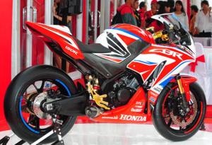 Honda-CBR150R-2014-Modifikasi-Terbaru