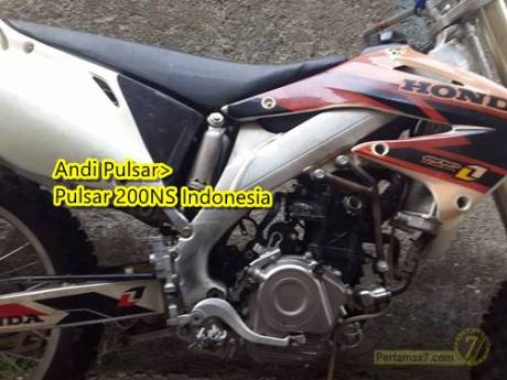 Honda CRF dipasang Mesin Pulsar 200NS 2