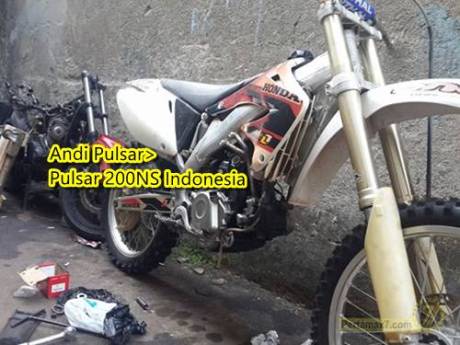 Honda CRF dipasang Mesin Pulsar 200NS 3