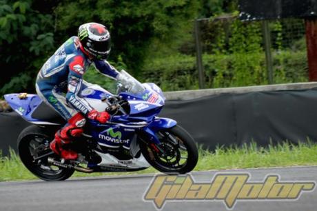 Jorge lorenzo geber yamaha R25 di sentul