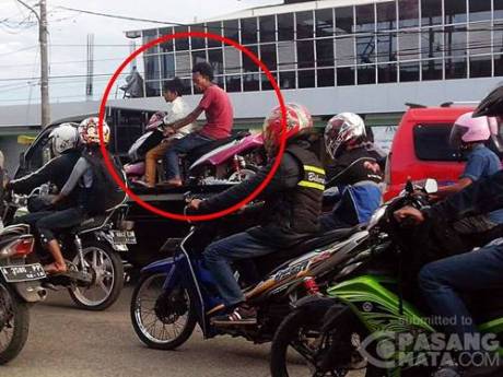 mobil pickup untuk angkut motor jalan thamrin