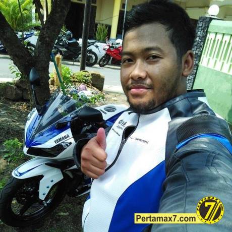 pertamax7.com nyoba jaket ekslusif yamaha R15