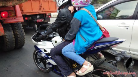 posisi bondeng yamaha r15 ini aneh