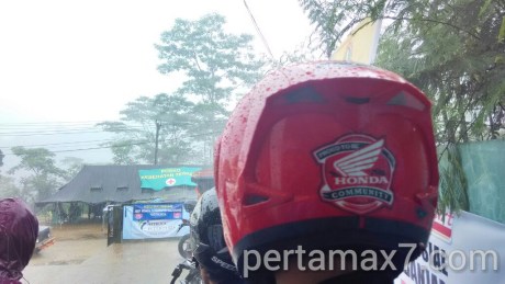 baksos tanah longsor koboys bersama ahm di banjarnegara.jpg image