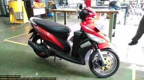 Bajaj Pulsar bermesin motor listrik karya Politeknik Negeri Jakarta 13