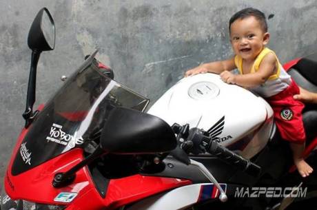 bocah 9 bulan punya honda CBR150R rwb CBU thailand mazped.com