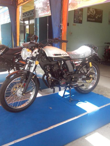 Happy CS200 Cafe Racer 011 pertamax7.com