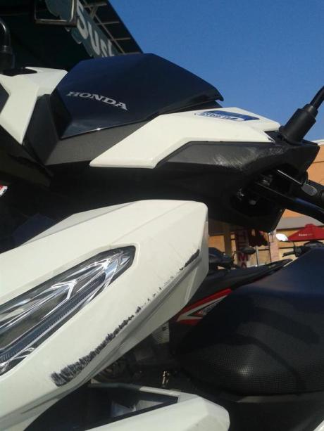 kecelakaan pertama honda vario 150 di dunia oleh blogger