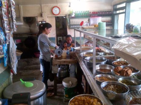 Kumpulan Foto Sasa Si Model cantik bantu ibu Jualan di Warteg, bakal heboh kah Bikers mampir yuk cal crutlow motogp test sepang 2014