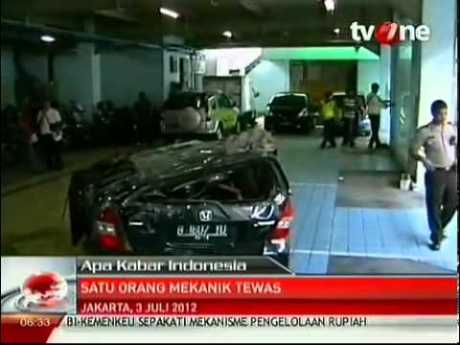 Mobil terjatuh dari Cuci Hidrolis  pertamax7.com 5