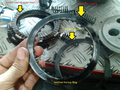 Pulang dari Bromo NVL ini turun Mesin karena kanvas kopling AUS  foto0818