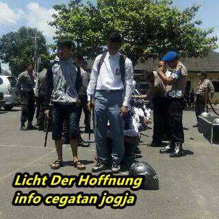 siswa tawuran di tangkap polisi