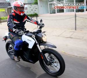test-ride-Zero-DS-motor-listrik-01