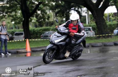 Testride Honda Vario 150 eSP 2015 B7XbOhECUAAxkKp