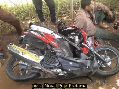 Vanza lawan arah tabrak 1 mobil dan 5 motor 3 cedera berat di kalimalang jakarta timur 6