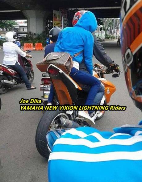yamaha new vixion lebih nungging ketimbang yamaha R15