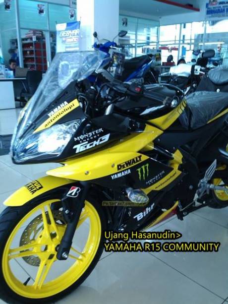 Yamaha R25 livery Tech3 motogp 2