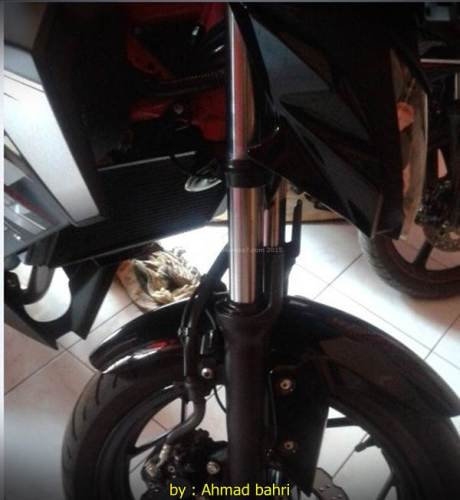 Baru 2 bulan shock Kawasaki Z250SL Bocor part hilang 001 Pertamax7.com