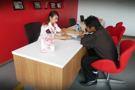 Sebagai jaringan Dealer terbesar di Indonesia, Astra Motor terus berusaha memberikan pelayanan terbaik bagi konsumen melalui frontline people yang ada di setiap jaringan Dealer.