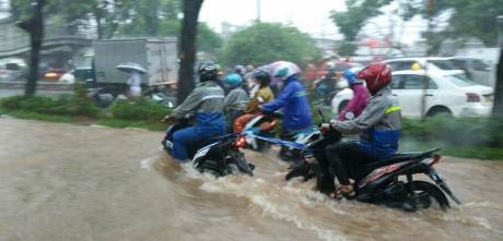 honda beat mogok kena banjir ditarik yamaha mio M3 125 jakarta 1