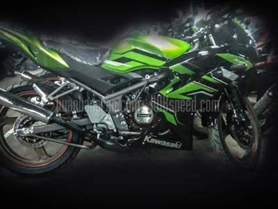 Kawasaki Ninja 150 striping terbaru 2015 002 Pertamax7.com